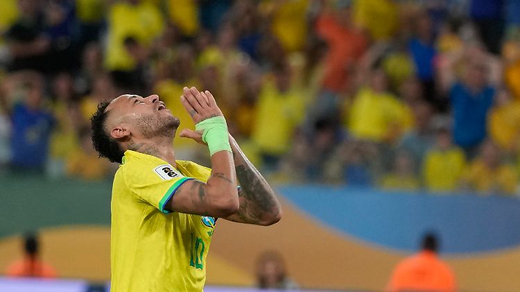 Die Fans der brasilianischen Nationalelf sind mit Neymars Auftritten nicht immer einverstanden.