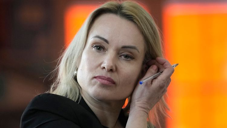 Marina Owsjannikowa war vor einem Jahr nach Frankreich geflohen.