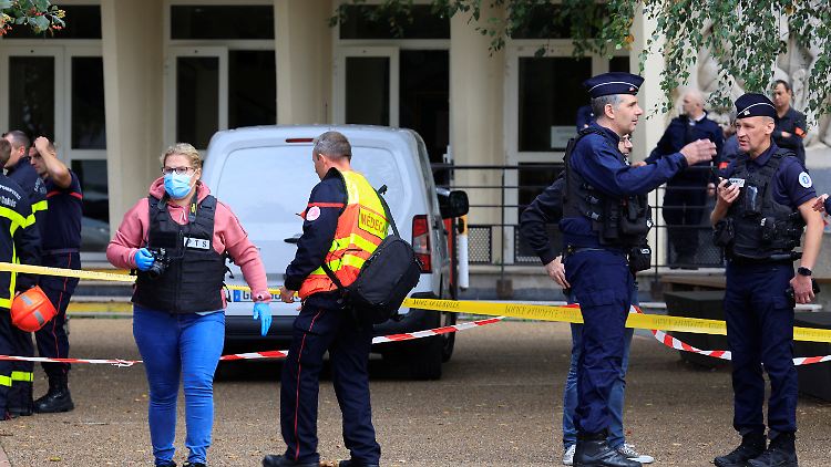 Bei der Attacke eines Mannes am Lycée Gambetta in Arras wurde ein Lehrer getötet.