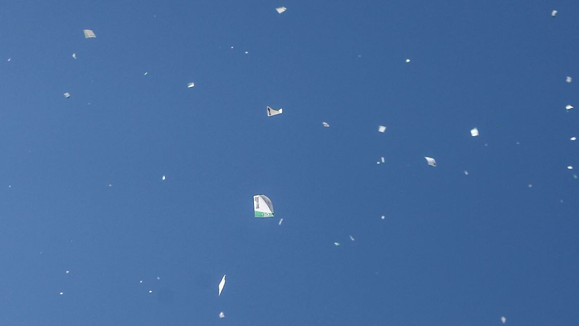 Auf Flugblätter rief die israelische Armee die Einwohner von Gaza-Stadt auf, den Norden des Gazastreifens zu verlassen.