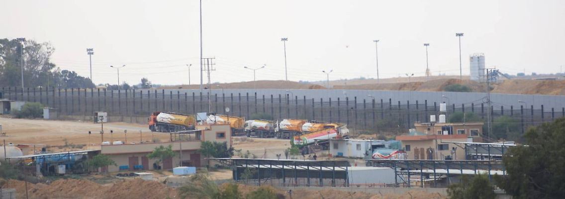 2023-10-10T135903Z_1117564939_RC2PP3A2AWGH_RTRMADP_3_ISRAEL-PALESTINIANS-EGYPT.JPG