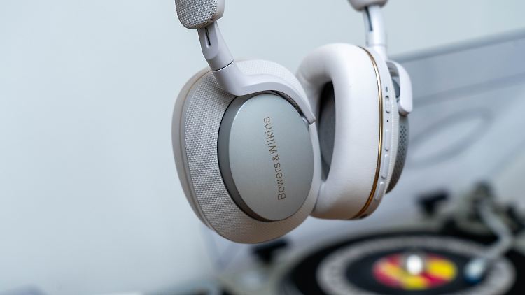 Den Bowers & Wilkins Px7 s2e gibt's nicht nur in Grau, sondern auch in Blau, Schwarz und Grün.