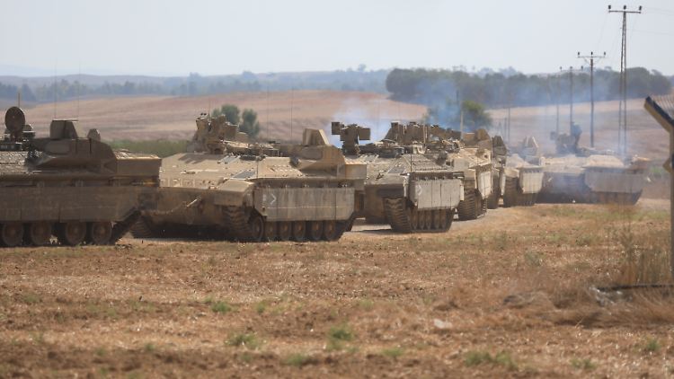 Israel hat in den vergangenen Tagen massiv Truppenkontingente um den Gazastreifen zusammengezogen.