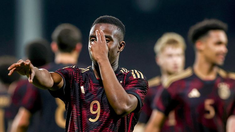 Youssoufa Moukoko trifft immer. 