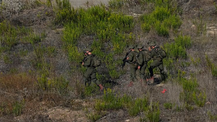 Israelische Soldaten im Grenzgebiet zum Libanon, wo sich der Konflikt ebenfalls immer weiter zuspitzt.