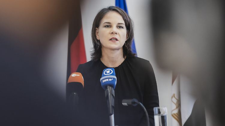"Es handelt sich hier um unschuldige
Menschen", sagt Baerbock.