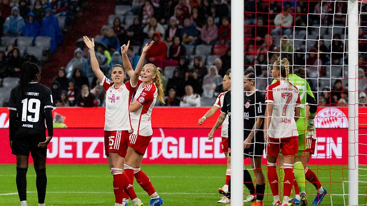 Den Frauen des FC Bayern gelang vor Rekordkulisse kein Treffer.