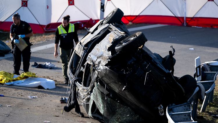 Der Fahrer des Schleuserwagens wollte offenbar vor der Polizei flüchten.