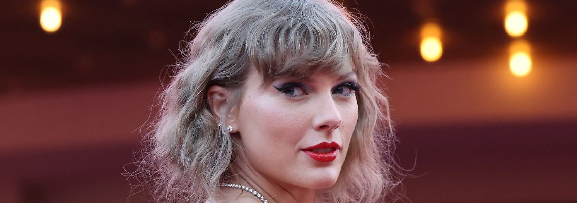 2023-10-12T050958Z_1309669069_RC2OQ3AKGPCV_RTRMADP_3_FILM-CONCERT-TAYLOR-SWIFT-PREMIERE.JPG