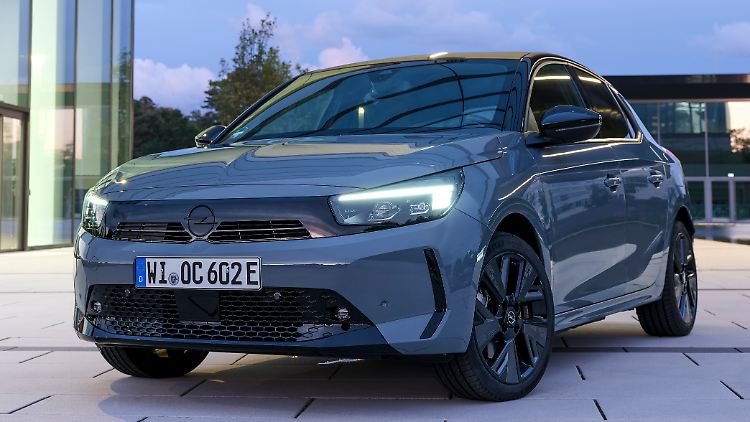 Opel selbst spricht immer vom neuen Corsa. Darauf könnte man angesichts der markanten Neuerung mit der sogenannten "Vizor"-Front fast hereinfallen. In Wirklichkeit handelt es sich um ein Facelift.