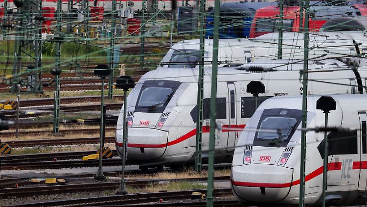 Der Marktanteil der Deutschen Bahn im Fernverkehr beträgt 95 Prozent.