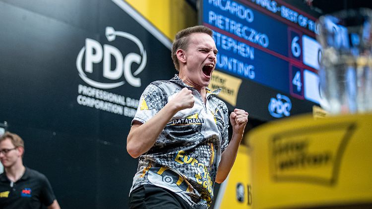 Ricardo Pietreczko spielte das Turnier seines Lebens, besiegte nacheinander die Weltmeister Stephen Bunting, Michael van Gerwen und Peter Wright.