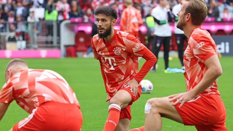 Noussair Mazraoui bleibt im Kader des FC Bayern.