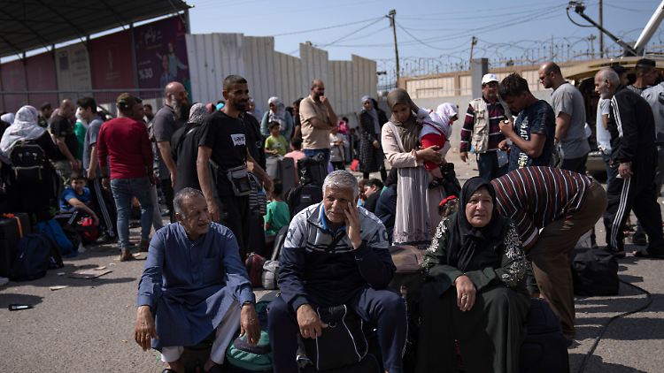 Am Grenzübergang Rafah könnten demnächst humanitäre Hilfsgüter für Hunderttausende geflohene Palästinenser ankommen. 