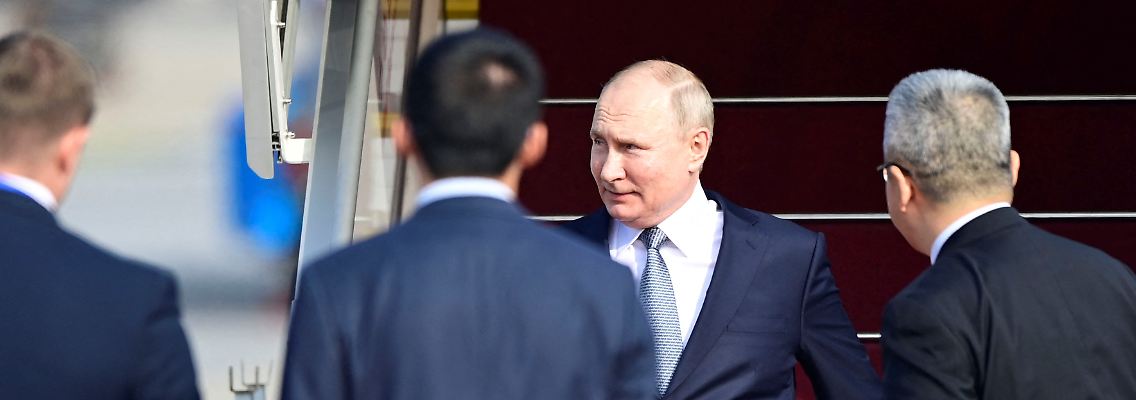 2023-10-17T021522Z_289840082_RC21U3AWCJ6U_RTRMADP_3_CHINA-BRI-ARRIVALS-PUTIN.JPG