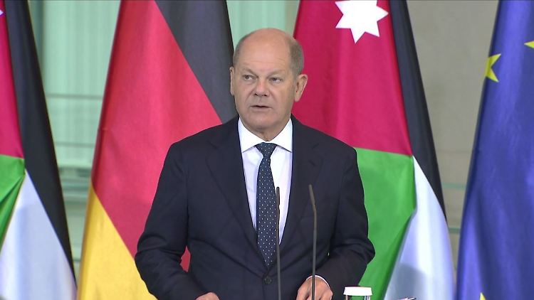 Scholz.JPG