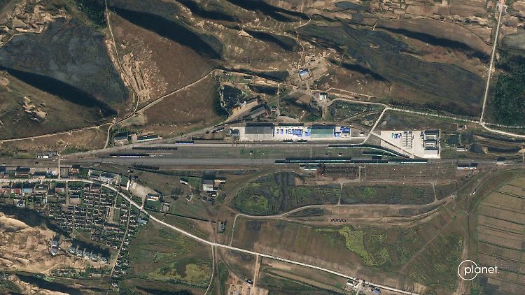 Jüngste Satellitenbilder zeigen einen starken Anstieg des Schienenverkehrs entlang der nordkoreanisch-russischen Grenze.
