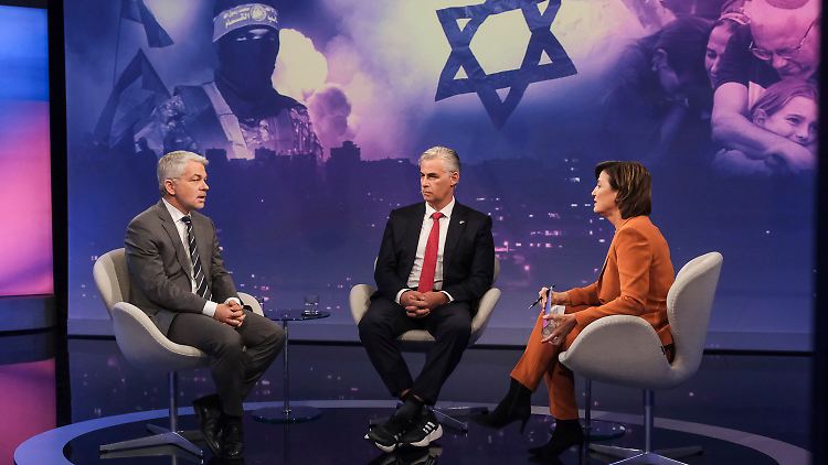 Eine Bodenoffensive sei ein "hochkomplexes militärisches Unterfangen", sagt der Arzt und Autor Gil Yaron (Mitte).