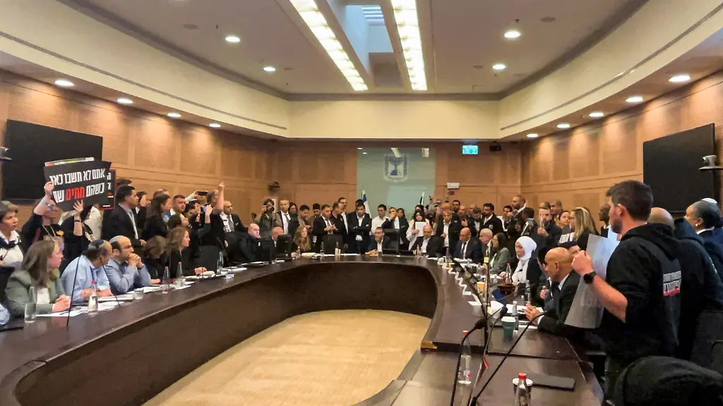 c8667e07f3218231d97a343cb54c5552