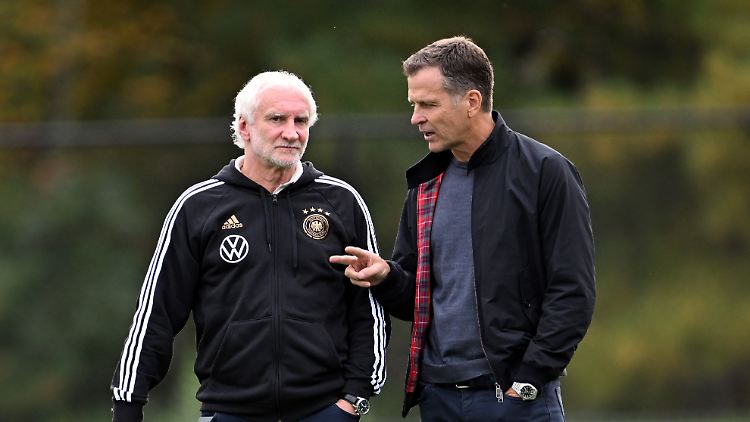 Waren zusammen in den USA: Rudi Völler mit seinem Vorgänger Oliver Bierhoff.