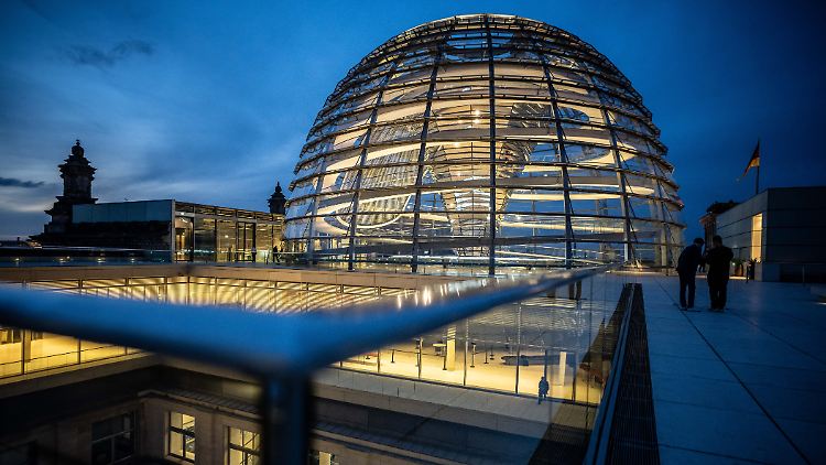 Insgesamt sei es um eine Finanzierungslücke von fast 30 Milliarden Euro gegangen, teilte Regierungssprecher Steffen Hebestreit mit. 