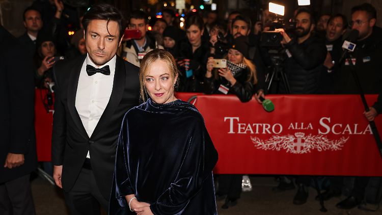 Giorgia Meloni und Andrea Gimabruno haben eine gemeinsame Tochter namens Ginevra. 