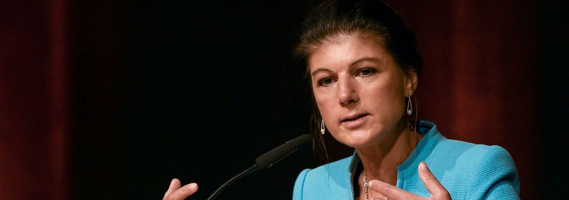 Die Politikerin bei einer Lesung in Halle.