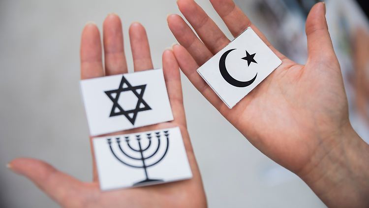 "Ich halte es für extrem wichtig, eine Erkenntnis zu vermitteln: Muslime und Juden sitzen im gleichen Boot", sagt Andreas Nachama.