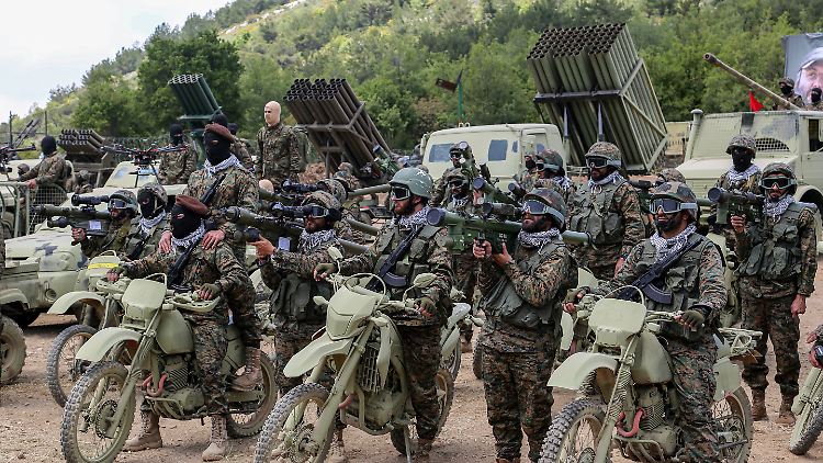 Die militärische Macht der Hisbollah soll deutlich größer sein als die der Hamas.