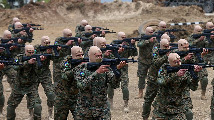Hisbollah-Kämpfer während einer Übung im Süden des Libanon. 