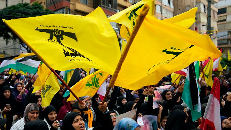 Israel sieht Anzeichen, dass die libanesische Hisbollah in den Konflikt mit der Hamas einsteigen will.