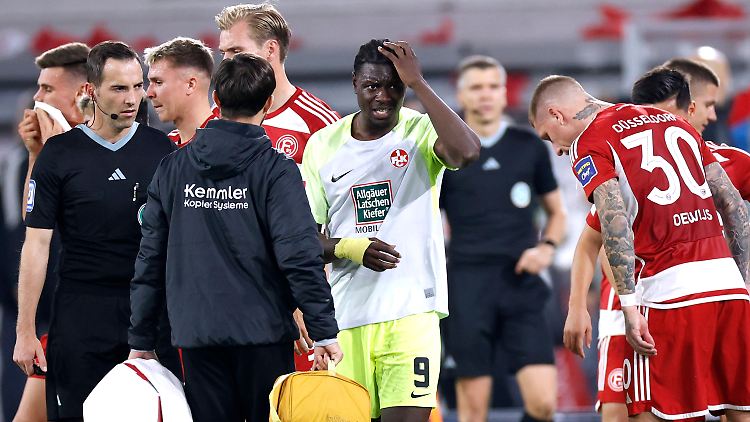 Ache spielte zunächst weiter, musste dann aber wegen einer Knöchelverletzung ausgewechselt werden.