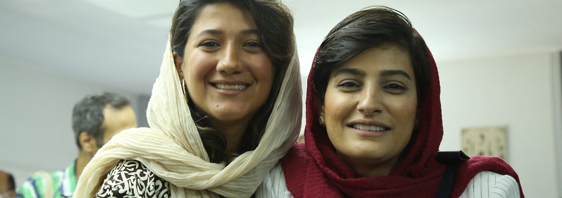 Die beiden iranischen Journalistinnen Nilufar Hamedi und Elaheh Mohammadi wurden nach ihrer Berichterstattung über die Frauenproteste zu langen Haftstrafen verurteilt.