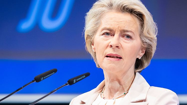 Die einstige Gesundheits- und Verteidigungsministerin von der Leyen ist seit Ende 2019 die Präsidentin der EU-Kommission, dem höchsten Exekutiv-Gremium.