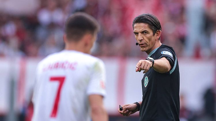 Deniz Aytekin musste drei Entscheidungen revidieren.