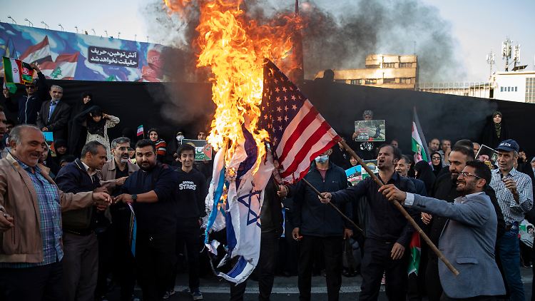 Der Iran will seinen Erzfeind Israel und die USA bekämpfen - allerdings ohne Kriegspartei zu werden.