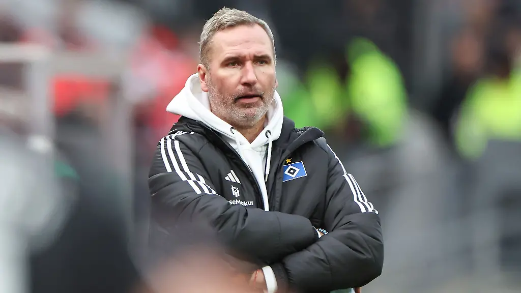 Der-Trainer-Tim-Walter-vom-HSV-Beim-Rueckrundenauftakt-auf-Schalke-steht-er-unter-Druck