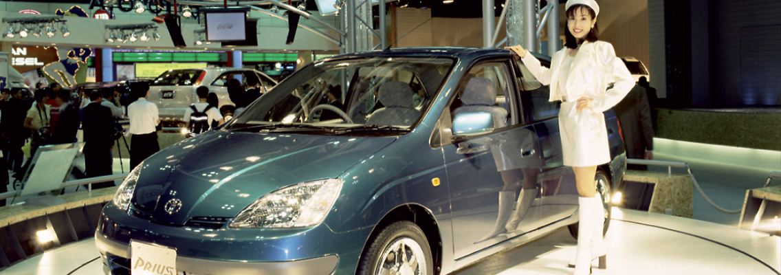 Die erste Generation des Toyota Prius feierte 1997 auf der Tokyo Motor Show ihre Weltpremiere.