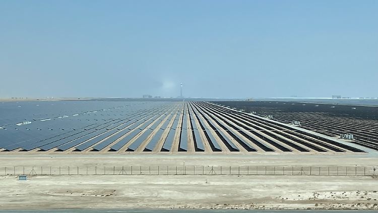 Der Rashid Al Maktum Solarpark soll Dubai zur Klimaneutralität verhelfen.