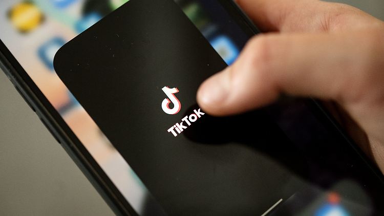 Auf Tiktok bekommen die oft jungen User auch Verstörendes aus dem Krieg zu sehen.