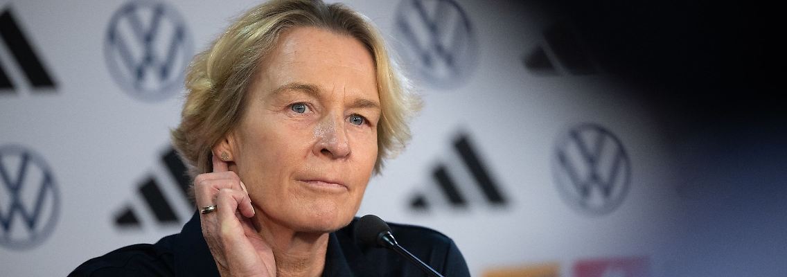 "Mein ganzes Interesse gilt dem Wohl und dem Erfolg dieser mir ans Herz gewachsenen Mannschaft und allen Spielerinnen", postet Bundestrainerin Martina Voss-Tecklenburg bei Instagram.