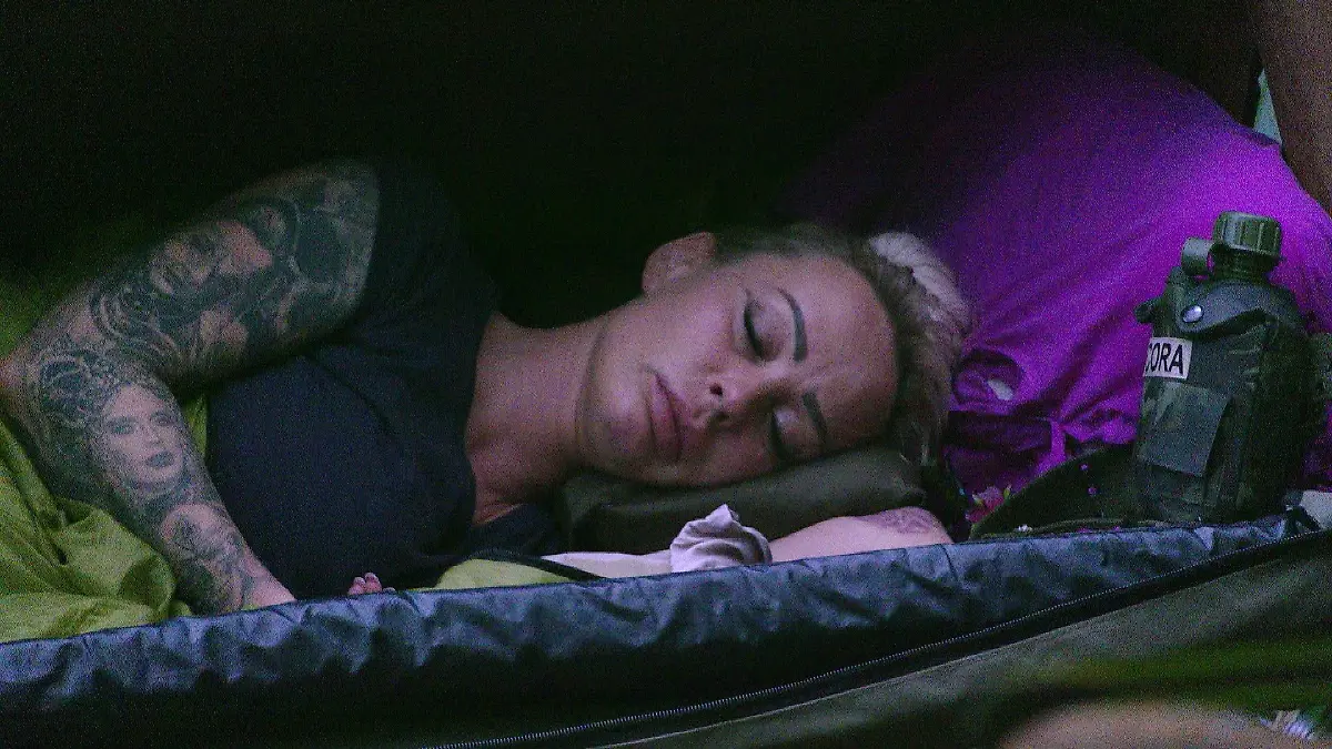 2dce6218-492b-4eb1-9889-500959cc26c3-dee6d7c0-874c-4e36-96ac-feb923b1f40e