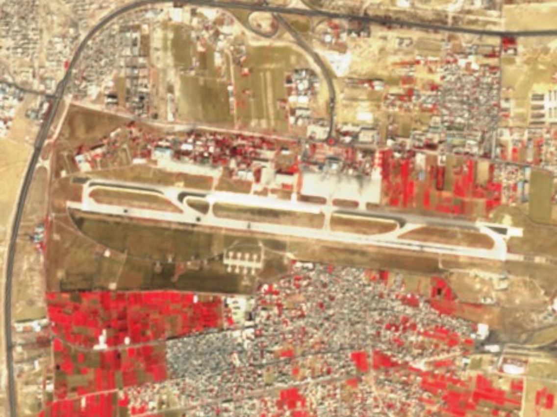 Blick auf den Flughafen Aleppo: Stark vergrößerte Infrarot-Aufnahme vom 24. Oktober.