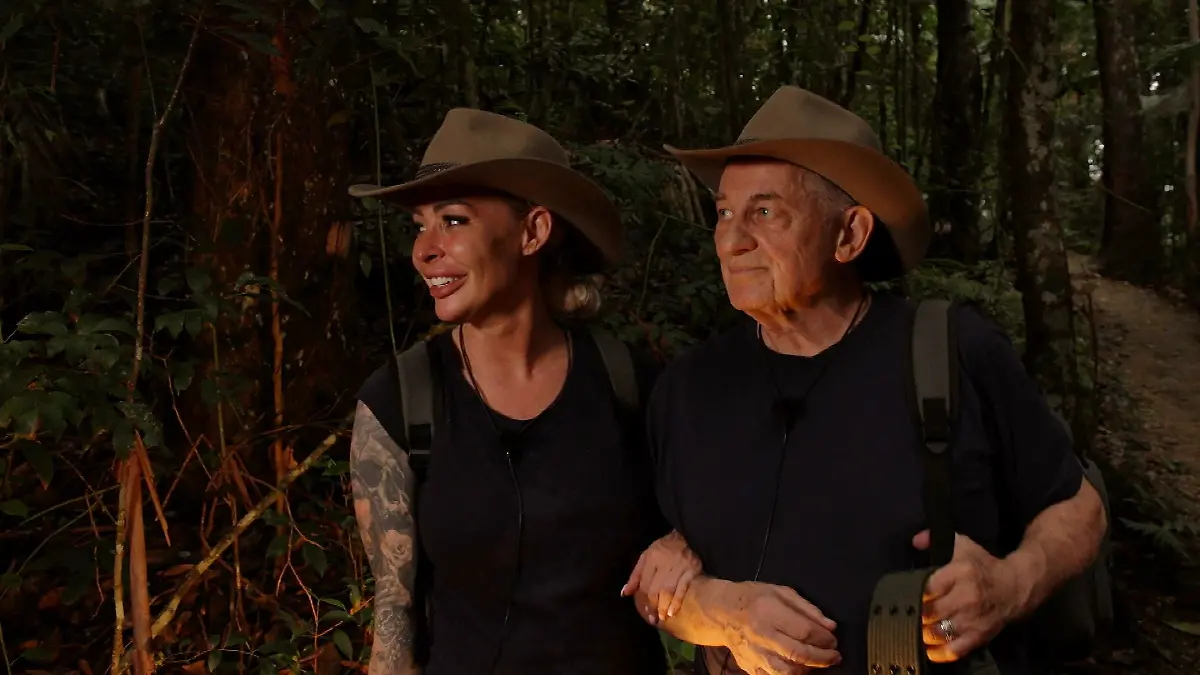 2dce6218-492b-4eb1-9889-500959cc26c3-06f6f76d-42b4-4ab1-b6a1-13884c552288