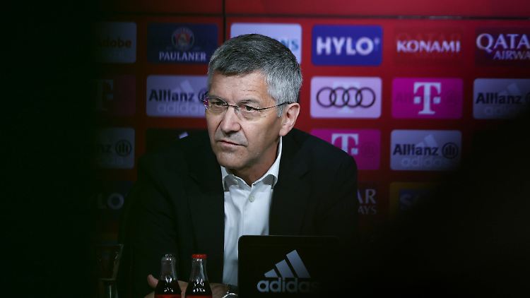 Herbert Hainer sprach mit Noussair Mazraoui und Daniel Peretz.