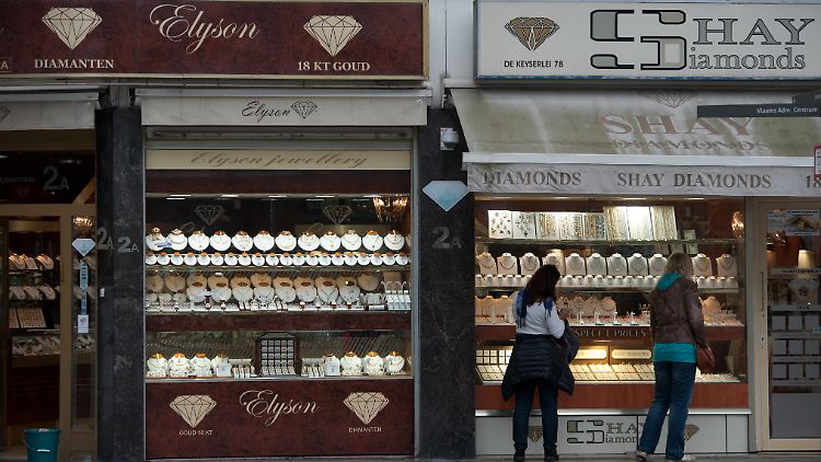 Antwerpen ist die Diamanten-Metropole in Europa. Aus diesem Grund hat sich Belgien lange dagegen gewehrt, ein Importverbot der funkelnden Steine aus Russland mitzutragen.