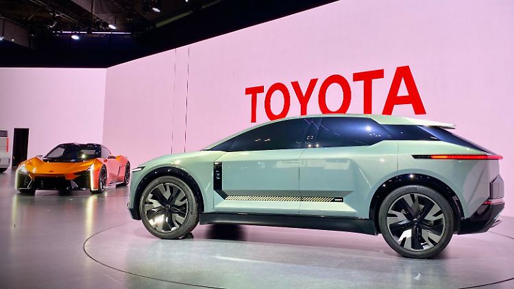 Der Toyota FT-3e wirkt ganz schön ausladend.