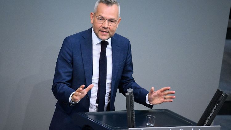 Michael Roth (SPD) verurteilt den Terrorangriff der Hamas auf Israel.