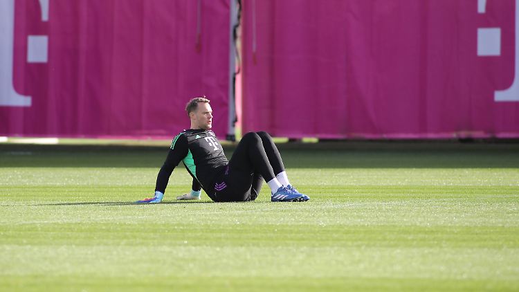 Neuer auf dem Trainingsplatz des FC Bayern.