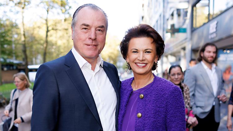 Unternehmer und Fußballfunktionär Clemens Tönnies war mit Ehefrau Margit Tönnies bei der Premiere des Dokumentarfilms über Christoph Daum zu Gast.